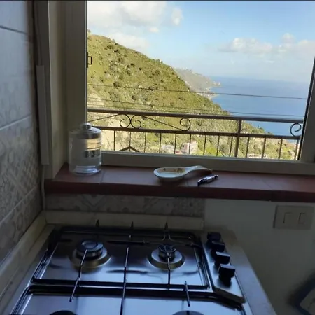 Tao Charming Apartment Taormina Room photo